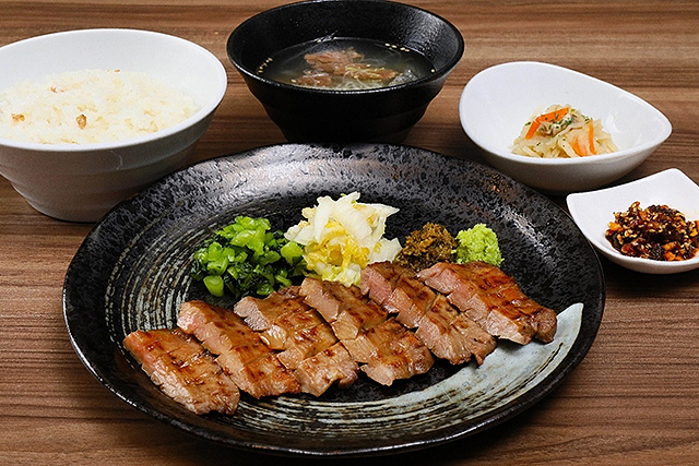 数量限定！極上「たん元」限定使用！厚切り牛たん焼き定食〈塩〉